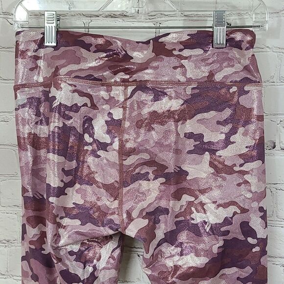 Fabletics Define Mid-Rise PowerHold Legging Pink Shine Camo Shimmer Small Active - Picture 10 of 13